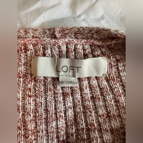 LOFT Rust Red and White Marbled V-neck Sweater - Picture 4 of 8